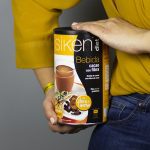 Mónica la curvy camiseta mostaza vaquero batido cacao Siken