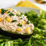 aguacate relleno de atún